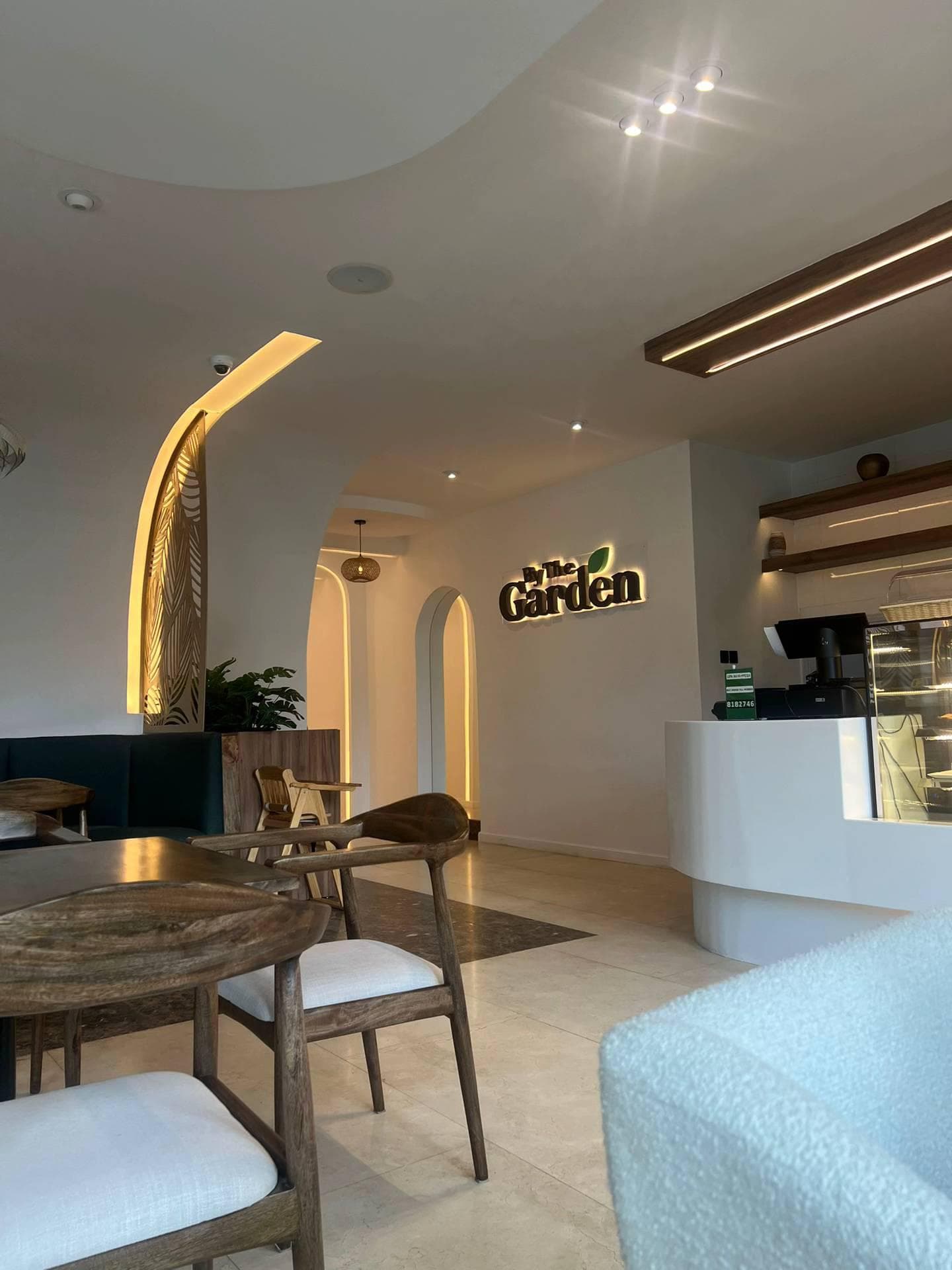 Botanica Restaurant Ambiance