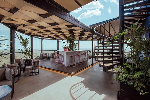 Fifteen Rooftop Interior
