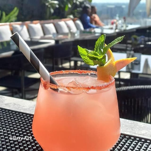 270° Rooftop Food 4