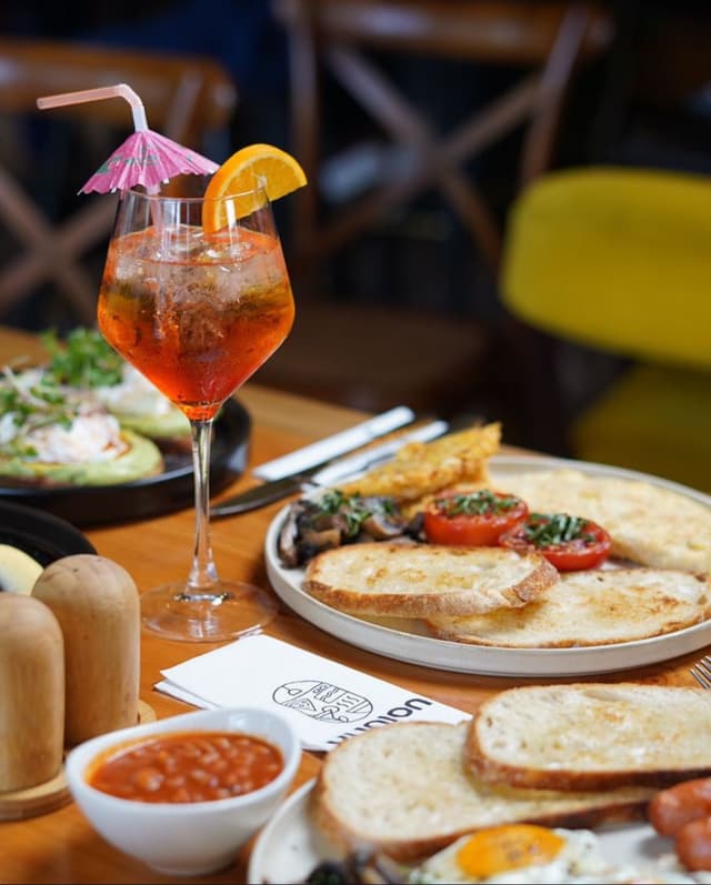 Yunion Outdoor Seating