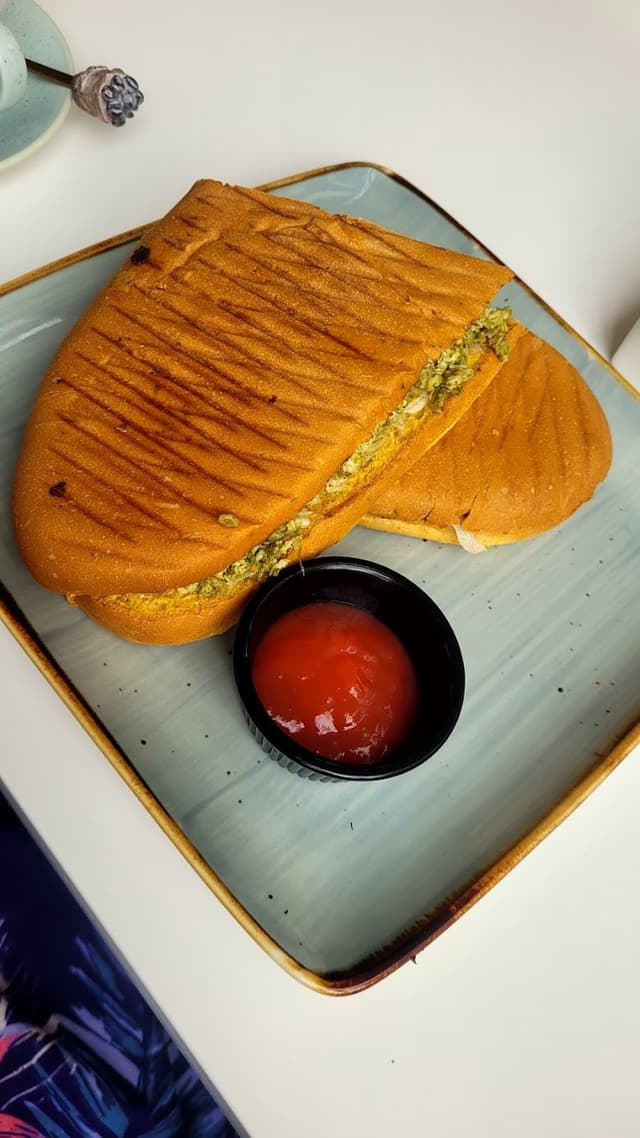 Famous Chicken Sandwich