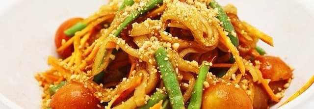 Crunchy Chicken Ceaser Salad