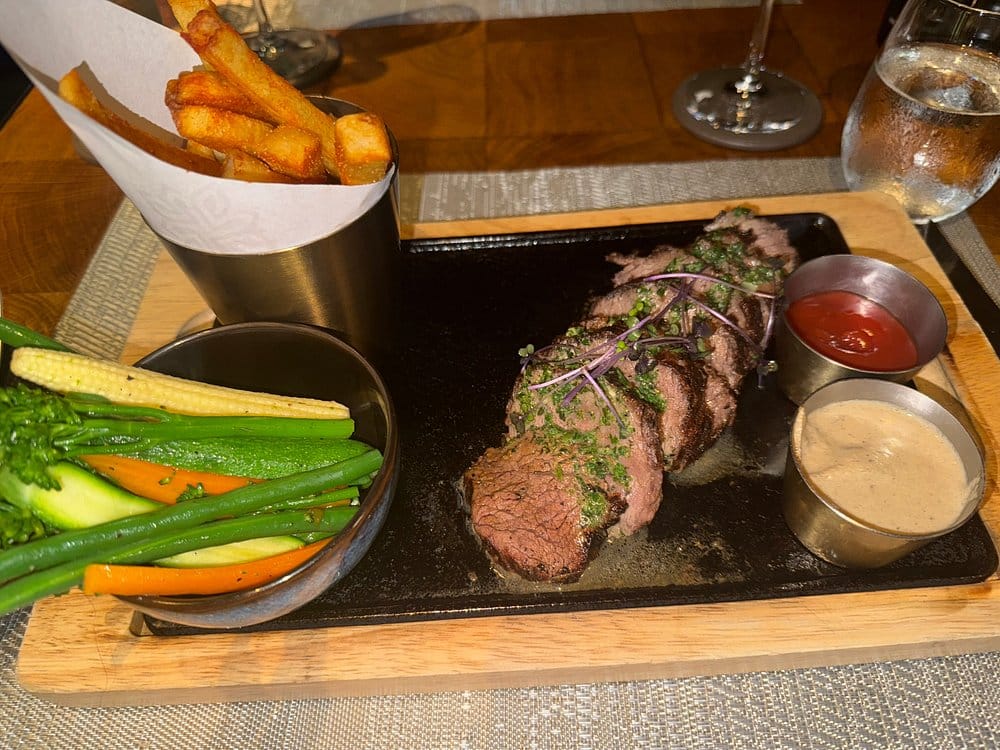Hudson Tavern sliced steak board