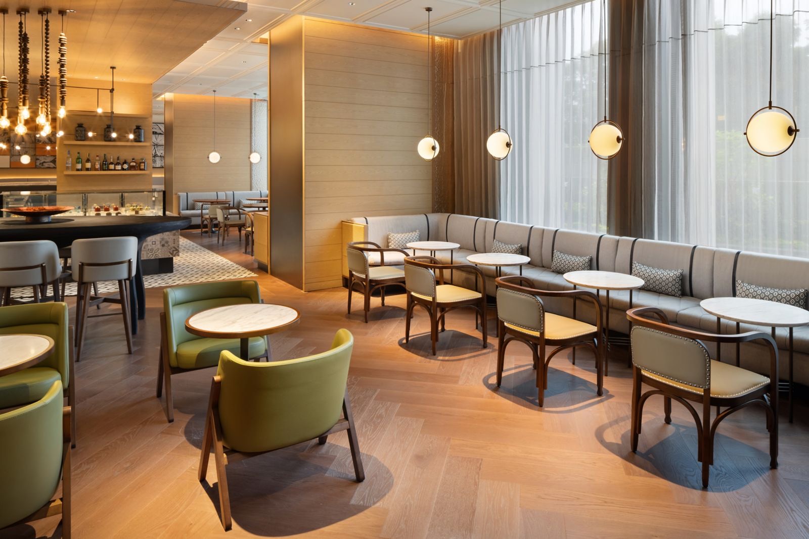 Midi Café & Patisserie Hero