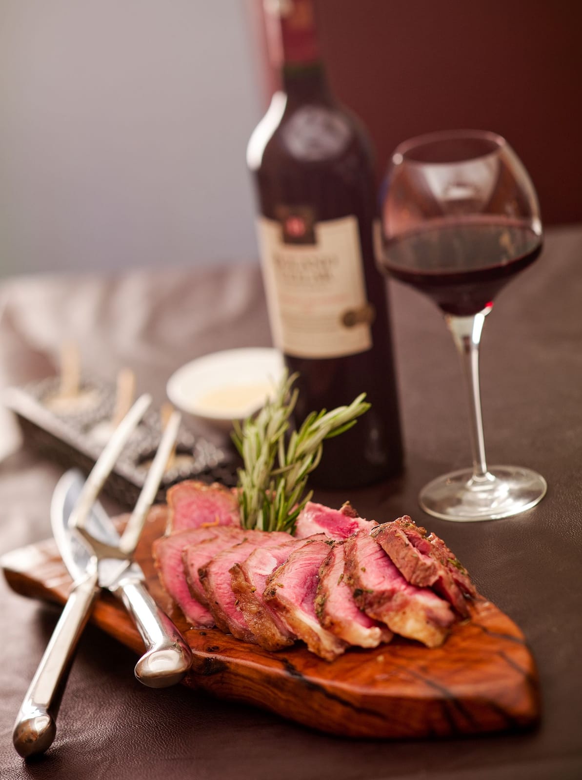Tatu Restaurant steak and red wine